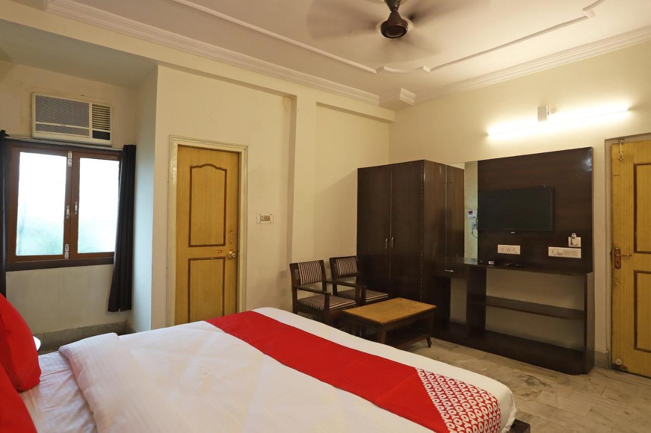 לקנאו Oyo Flagship 76697 Hotel Park Awadh מראה חיצוני תמונה