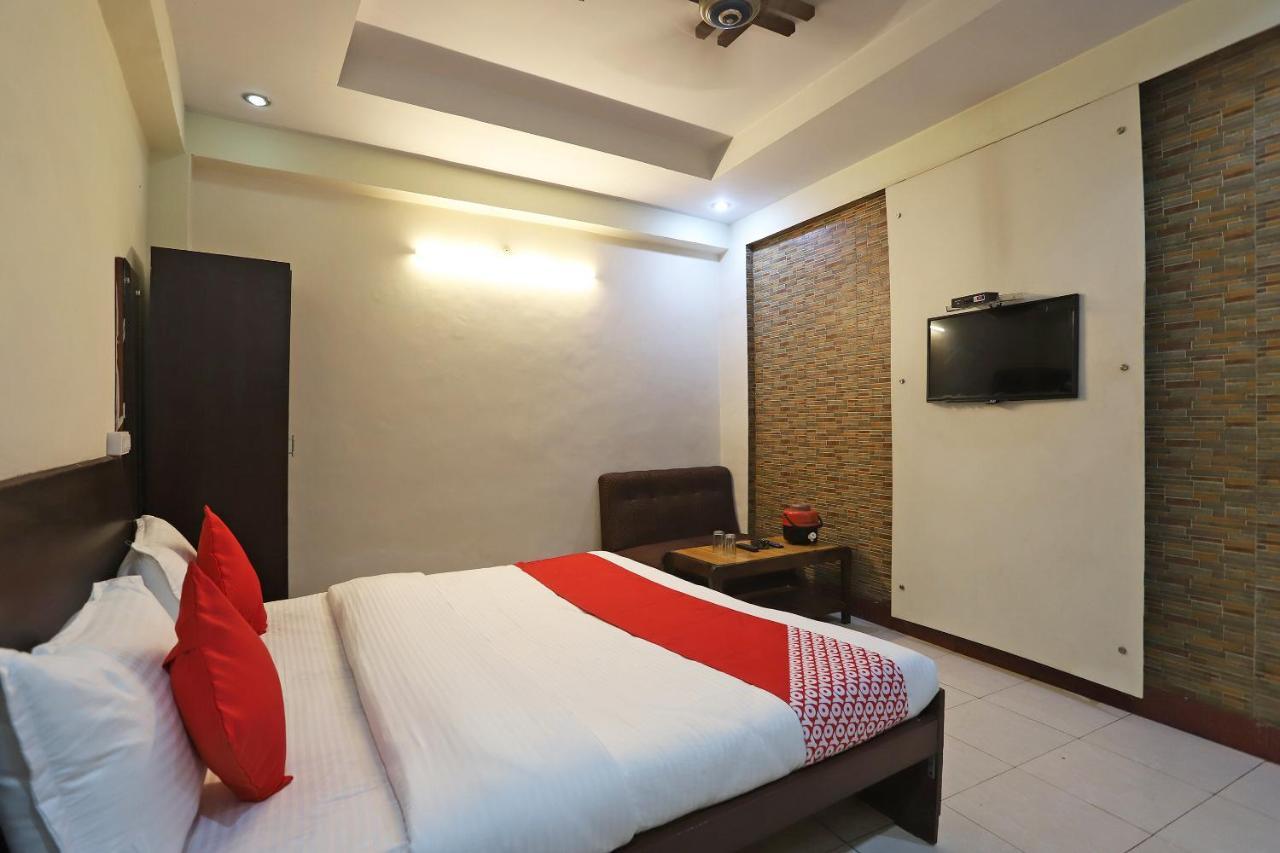 לקנאו Oyo Flagship 76697 Hotel Park Awadh מראה חיצוני תמונה
